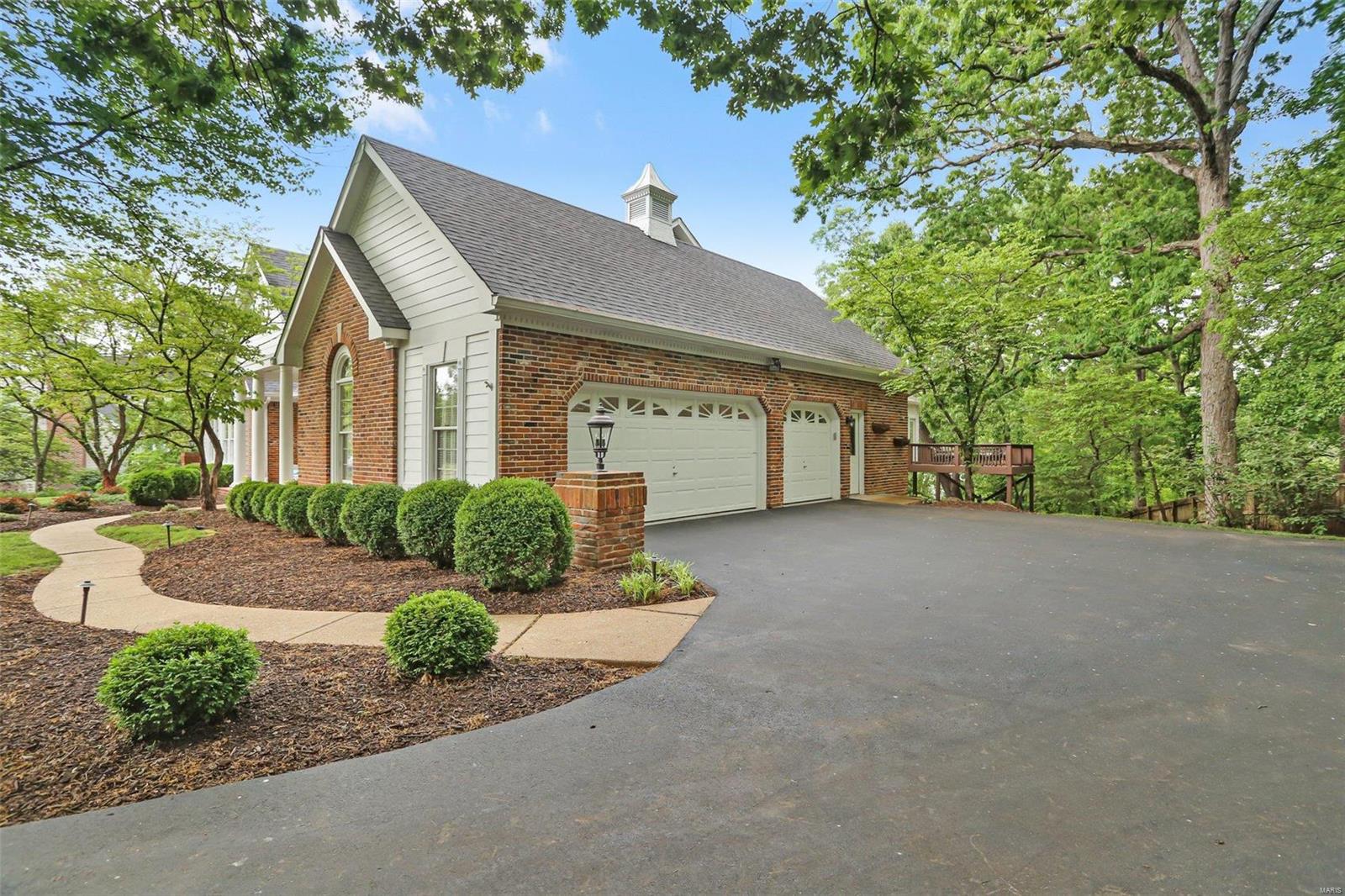 Kingspointe 1 - Residential