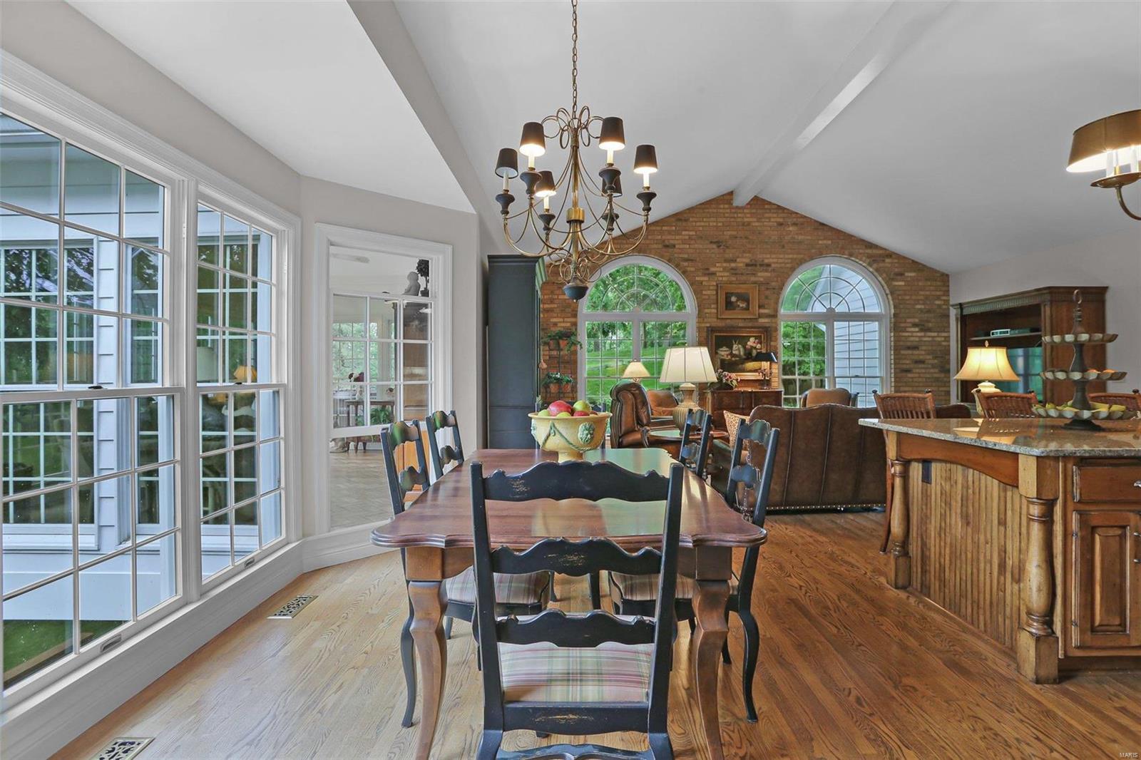 Kingspointe 1 - Residential