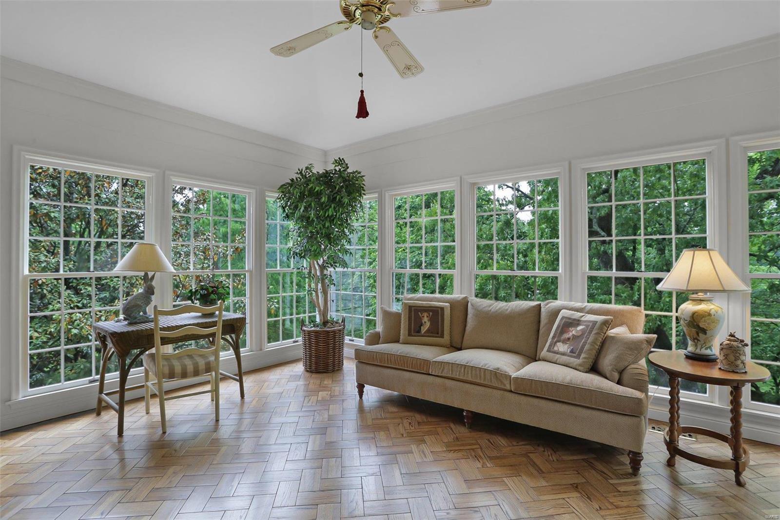 Kingspointe 1 - Residential