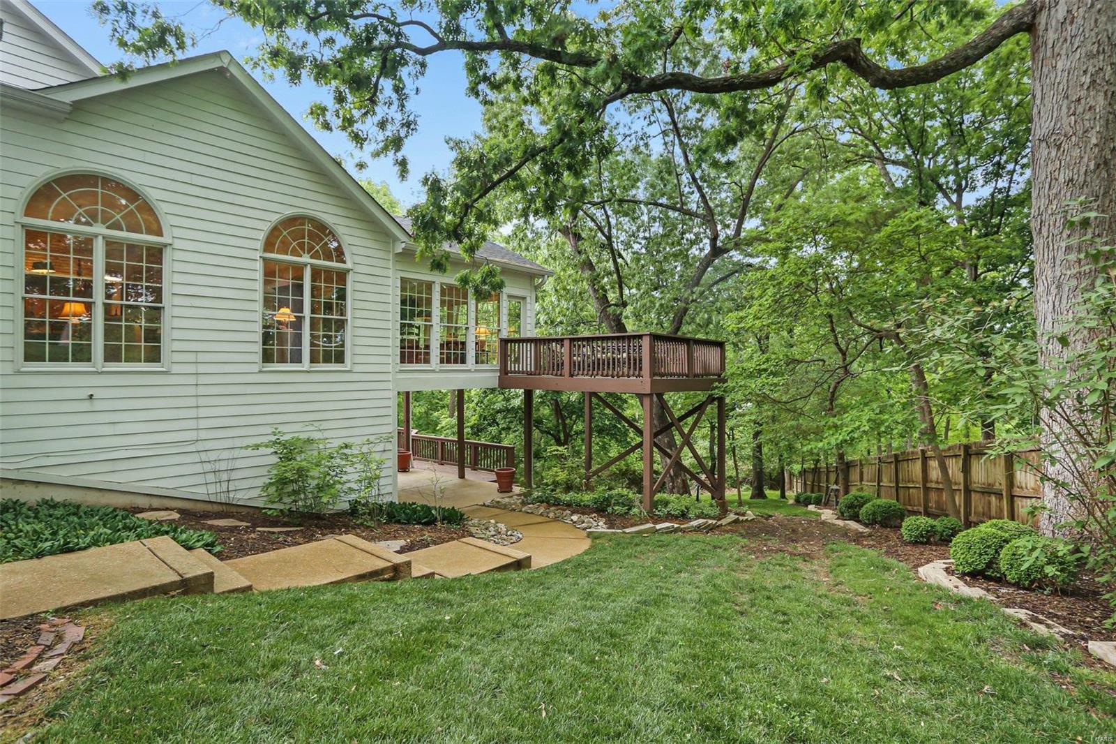 Kingspointe 1 - Residential