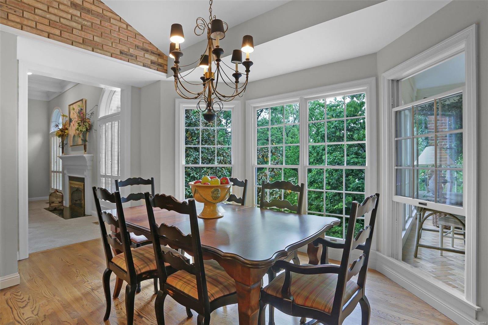 Kingspointe 1 - Residential