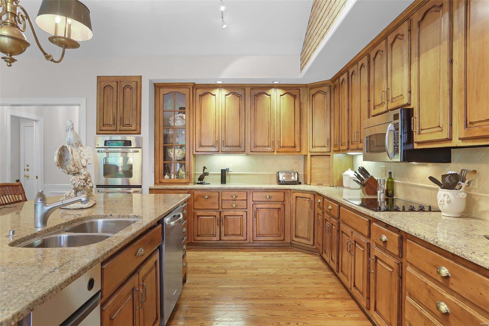 Kingspointe 1 - Residential