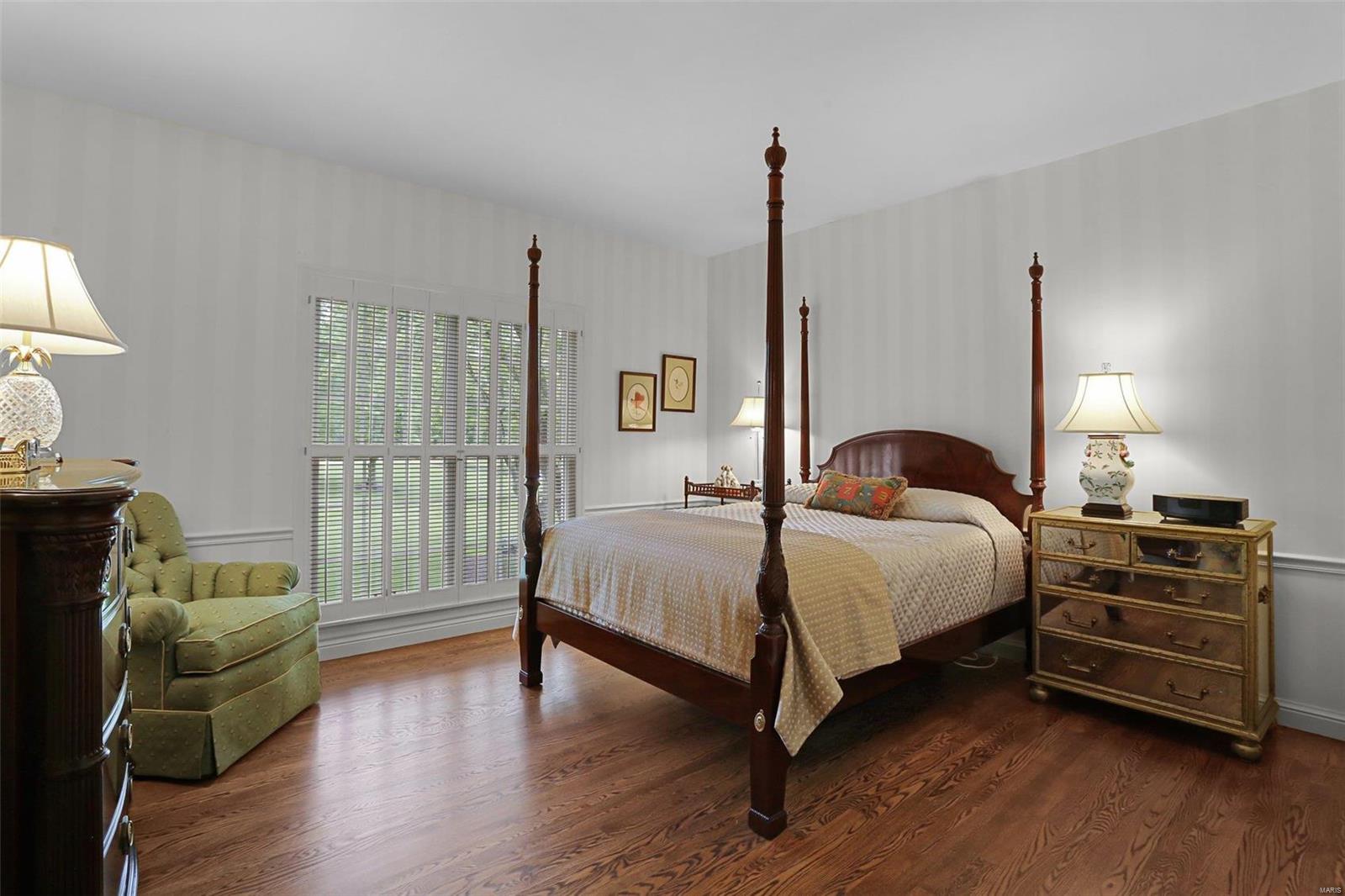 Kingspointe 1 - Residential