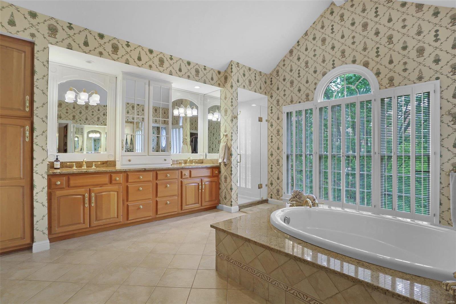 Kingspointe 1 - Residential