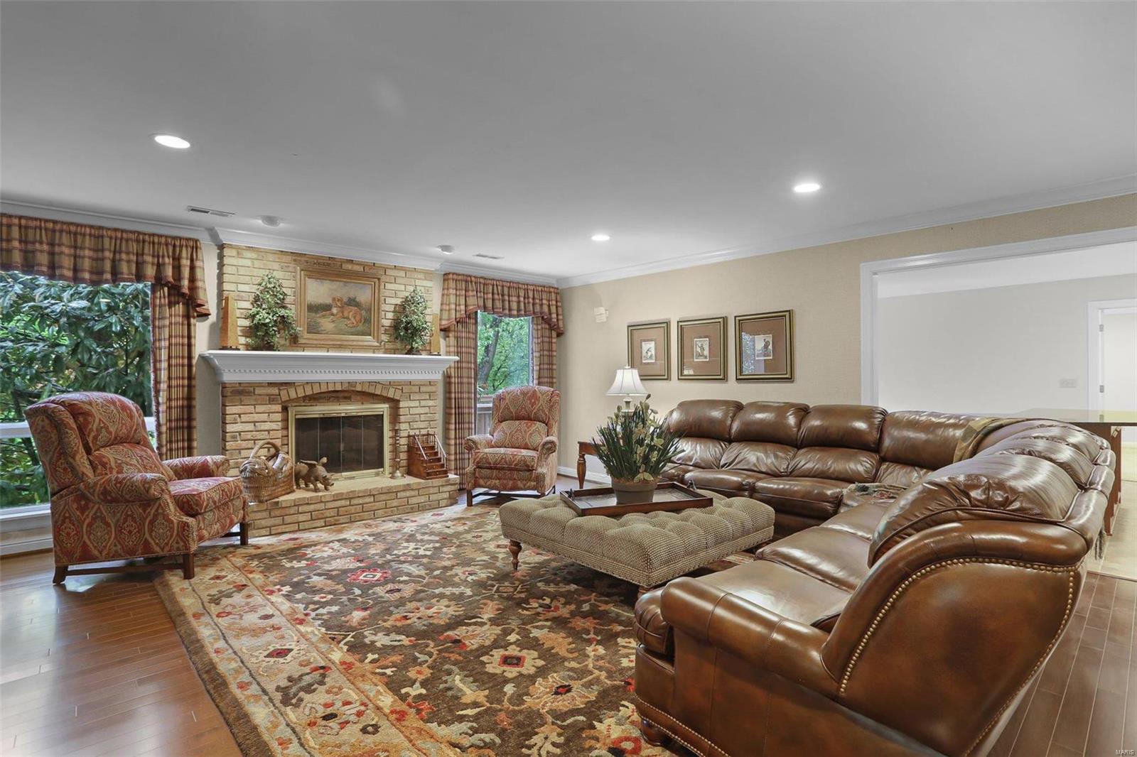 Kingspointe 1 - Residential