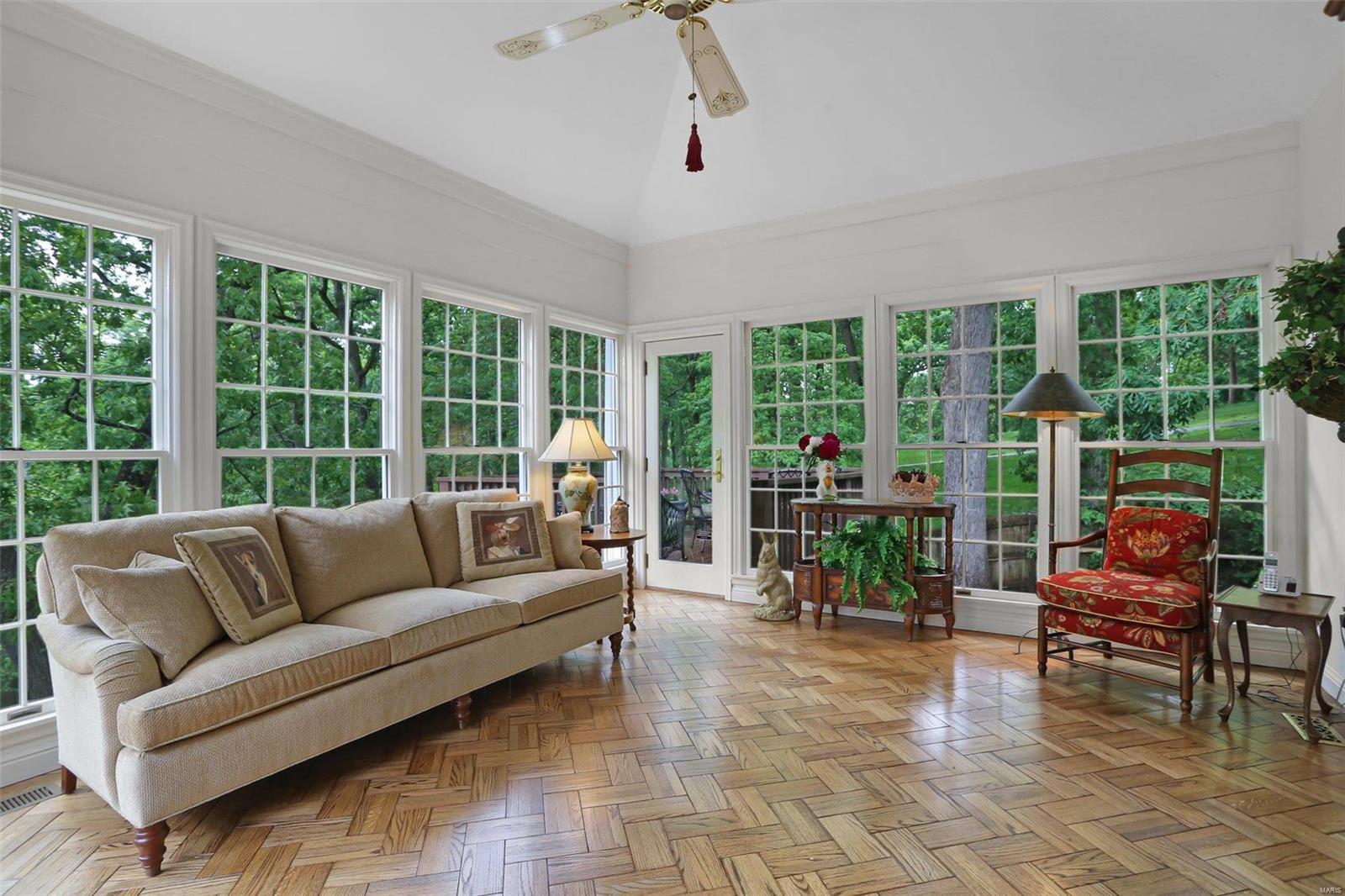 Kingspointe 1 - Residential