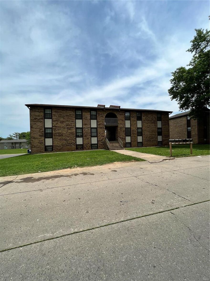 Investment Opportunities... 2 buildings with multiple units and ample parking.

28 AND 36 N PINDWOOD ARE BEING SOLD AS A PACKAGE DEAL.