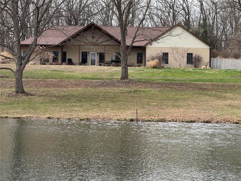 1109 N Flint Hill Road Leslie MO 63056