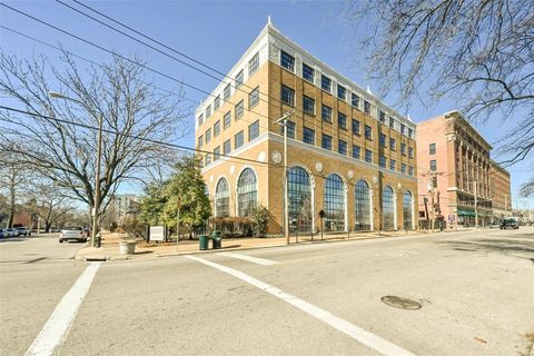 Condominium in St Louis MO 4901 Washington Avenue.jpg