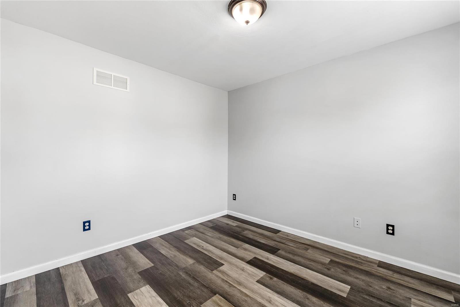 O'Fallon, Missouri 63366, United States, 4 Bedrooms Bedrooms, ,3 BathroomsBathrooms,Residential,Pending,46212