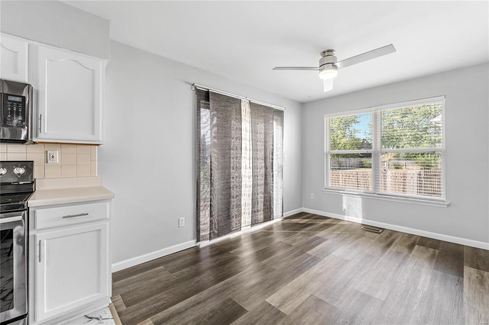 O'Fallon, Missouri 63366, United States, 4 Bedrooms Bedrooms, ,3 BathroomsBathrooms,Residential,Pending,46212