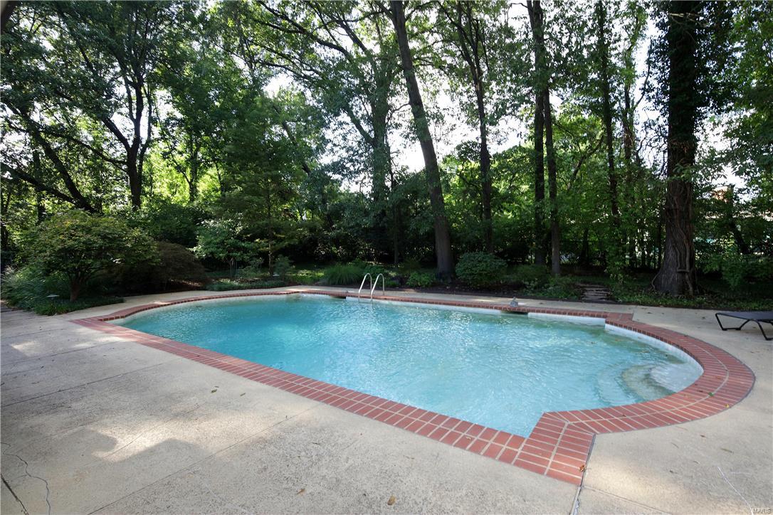 Subdivision of tr of land - Residential