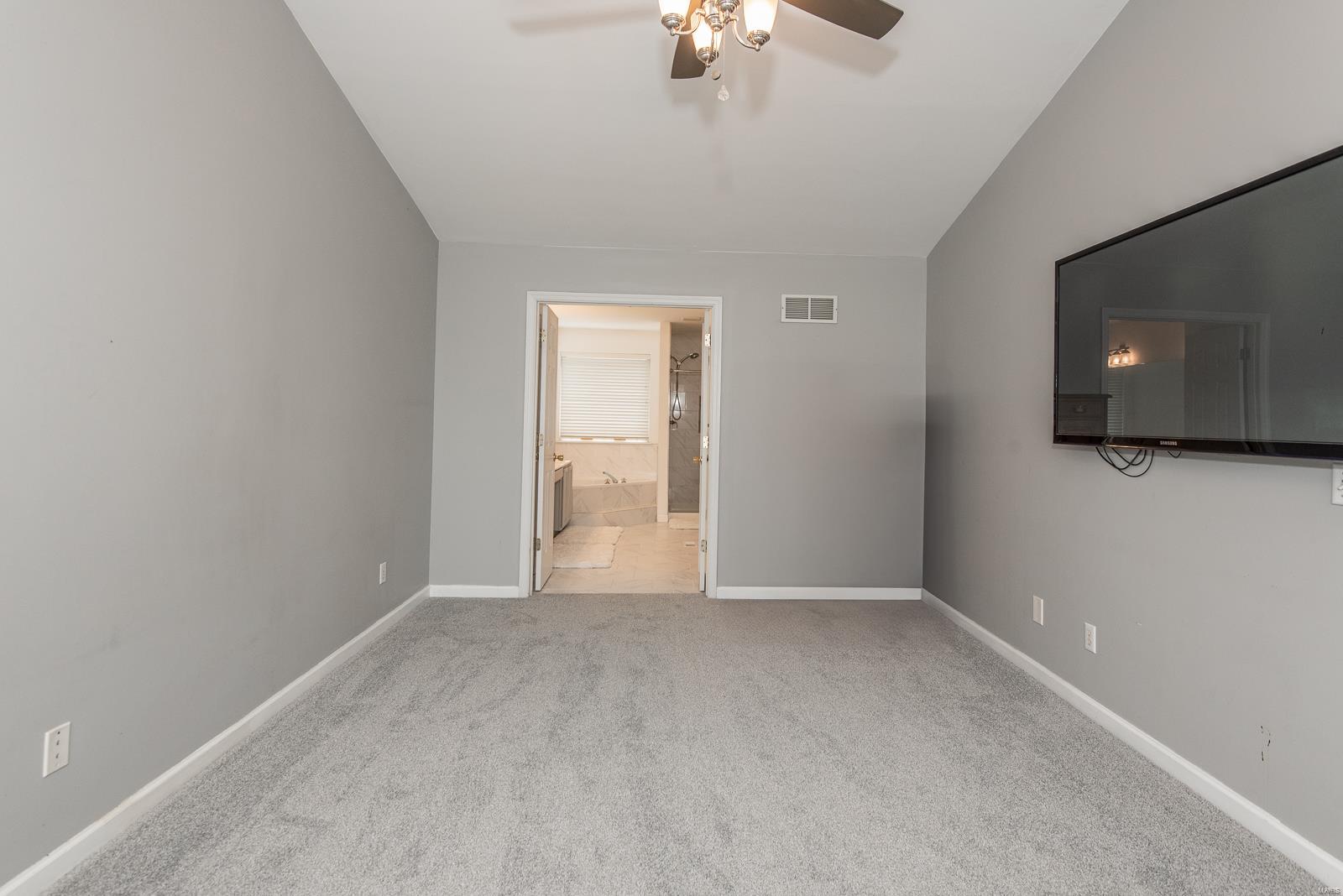 St Charles, Missouri 63304, United States, 4 Bedrooms Bedrooms, ,4 BathroomsBathrooms,Residential,Pending,120527