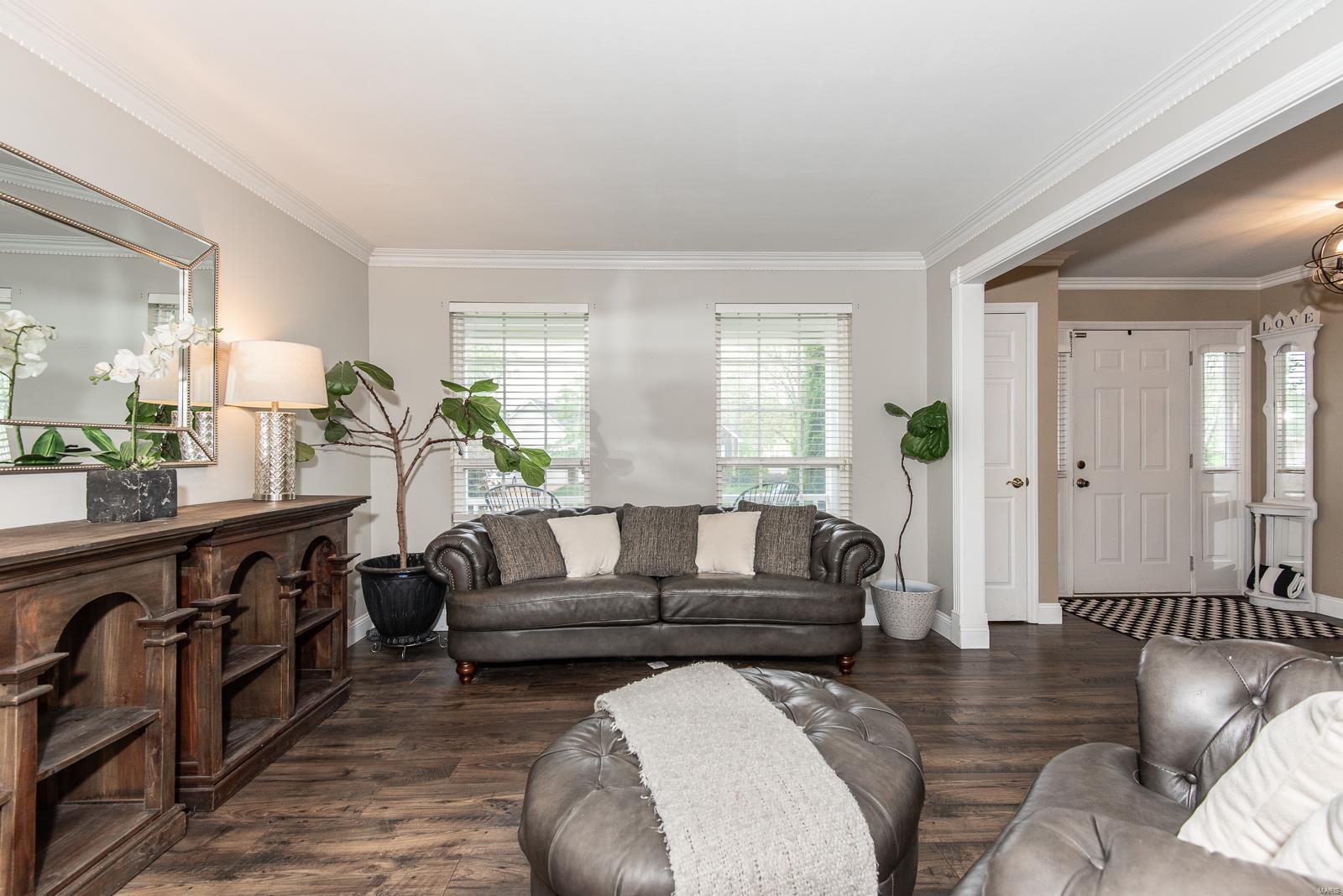 St Charles, Missouri 63304, United States, 4 Bedrooms Bedrooms, ,4 BathroomsBathrooms,Residential,Pending,120527