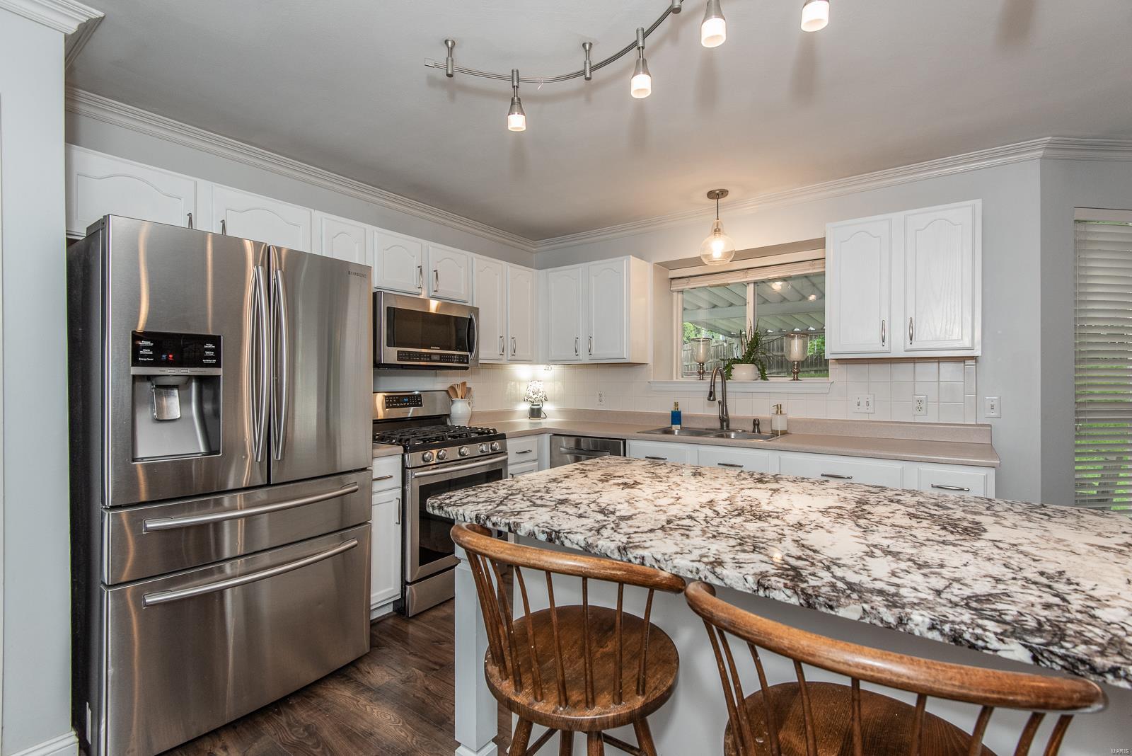 St Charles, Missouri 63304, United States, 4 Bedrooms Bedrooms, ,4 BathroomsBathrooms,Residential,Pending,120527