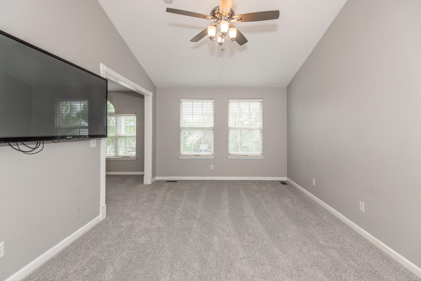 St Charles, Missouri 63304, United States, 4 Bedrooms Bedrooms, ,4 BathroomsBathrooms,Residential,Pending,120527