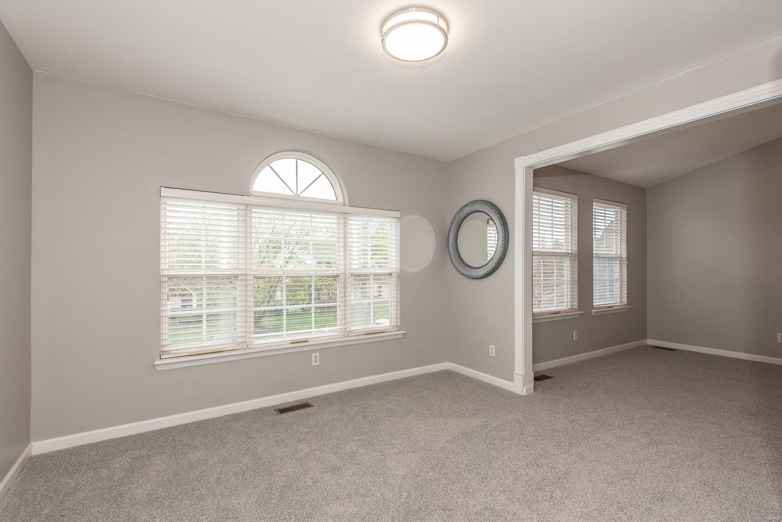 St Charles, Missouri 63304, United States, 4 Bedrooms Bedrooms, ,4 BathroomsBathrooms,Residential,Pending,120527