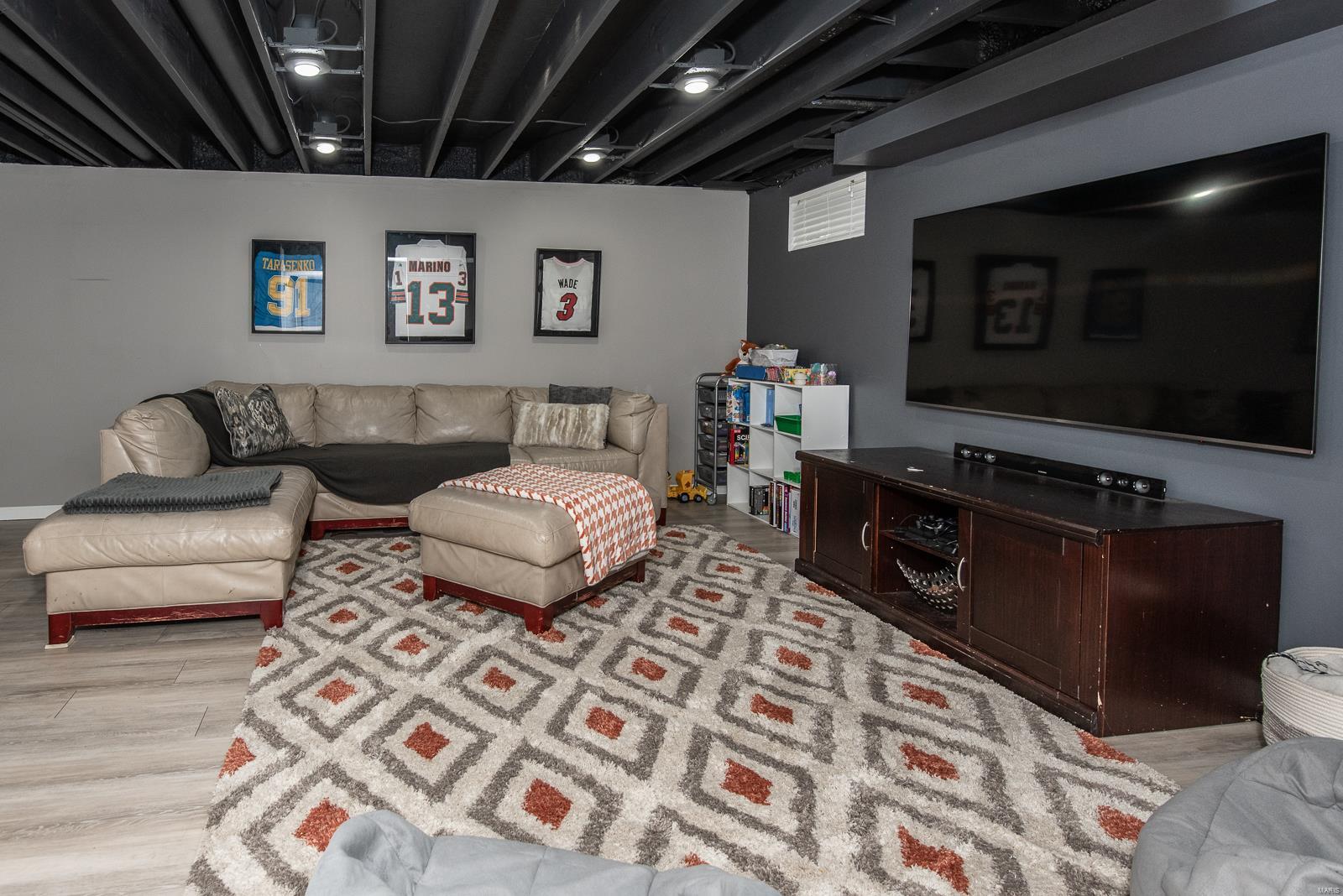 St Charles, Missouri 63304, United States, 4 Bedrooms Bedrooms, ,4 BathroomsBathrooms,Residential,Pending,120527