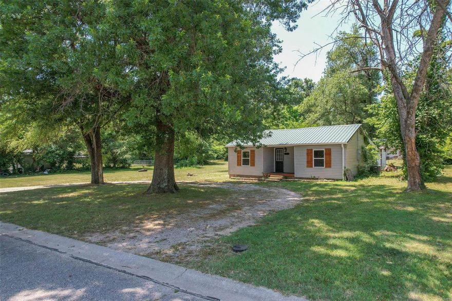 Welcome to this charming and tastefully remodeled 2-bedroom, 1-bathroom home!  This one has the potential to effortlessly transform into a 3-bedroom.  The extra room can be used for an extra bedroom, play room or even a home office!  Upon stepping inside, you will be greeted by an open-concept layout that maximizes every inch of the living space. The renovation has been thoughtfully executed, boasting modern touches and classic charm, creating an inviting ambiance that immediately feels like home.  
Step outside to the private backyard, an oasis of tranquility. The outdoor space offers ample room for gardening, relaxing, or hosting barbecues and gatherings with friends and family. 
Schedule your showing - this won't last long with its potential for a third bedroom, this gem is a rare find in today's market!