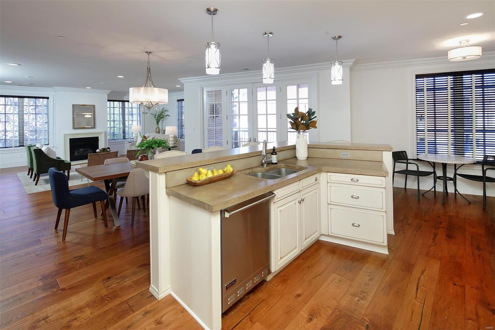 Brighton ll Condominium - Residential