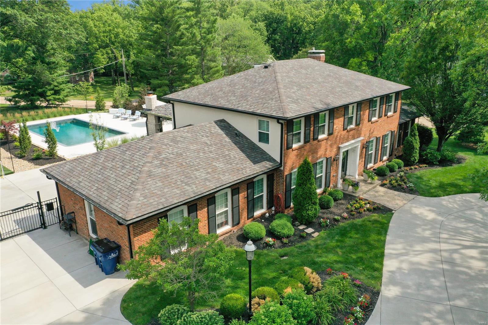 Berkley Manor 8 - Residential