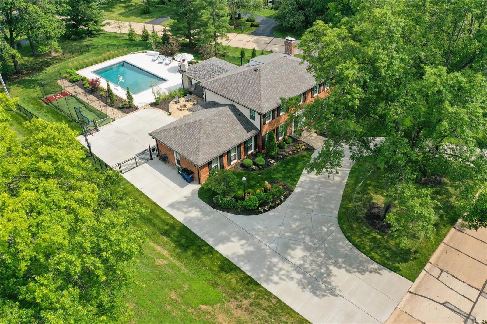 Berkley Manor 8 - Residential