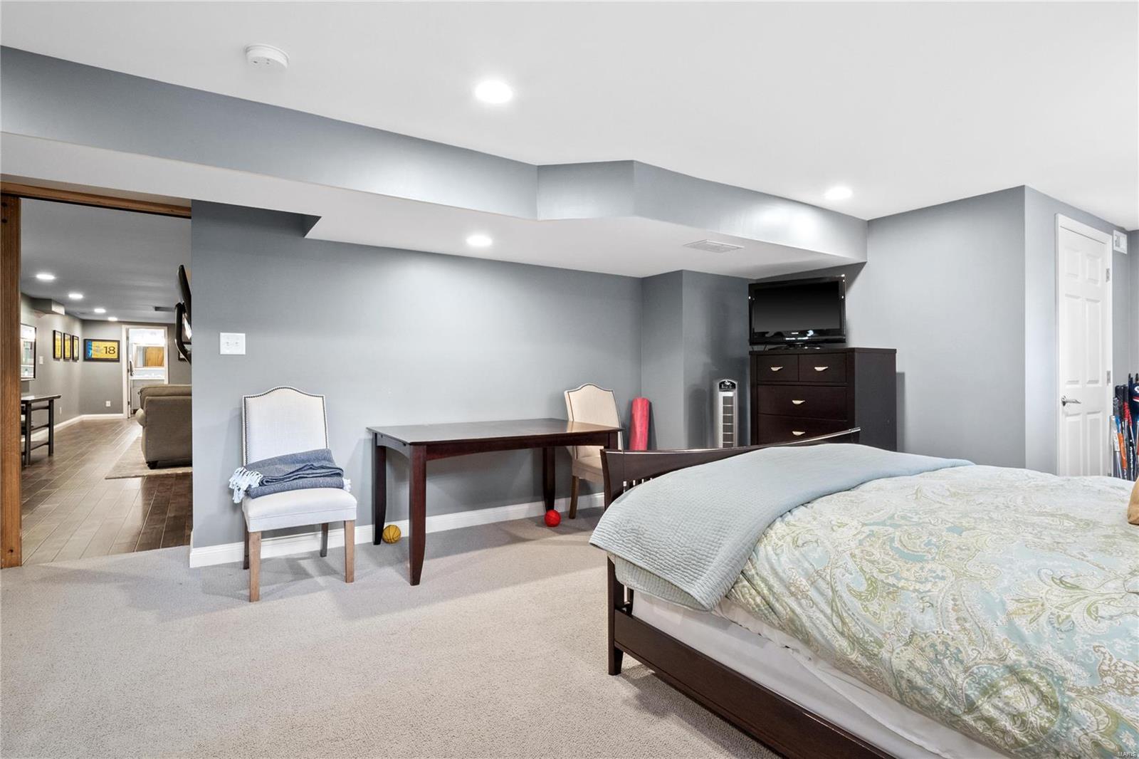 Berkley Manor 8 - Residential