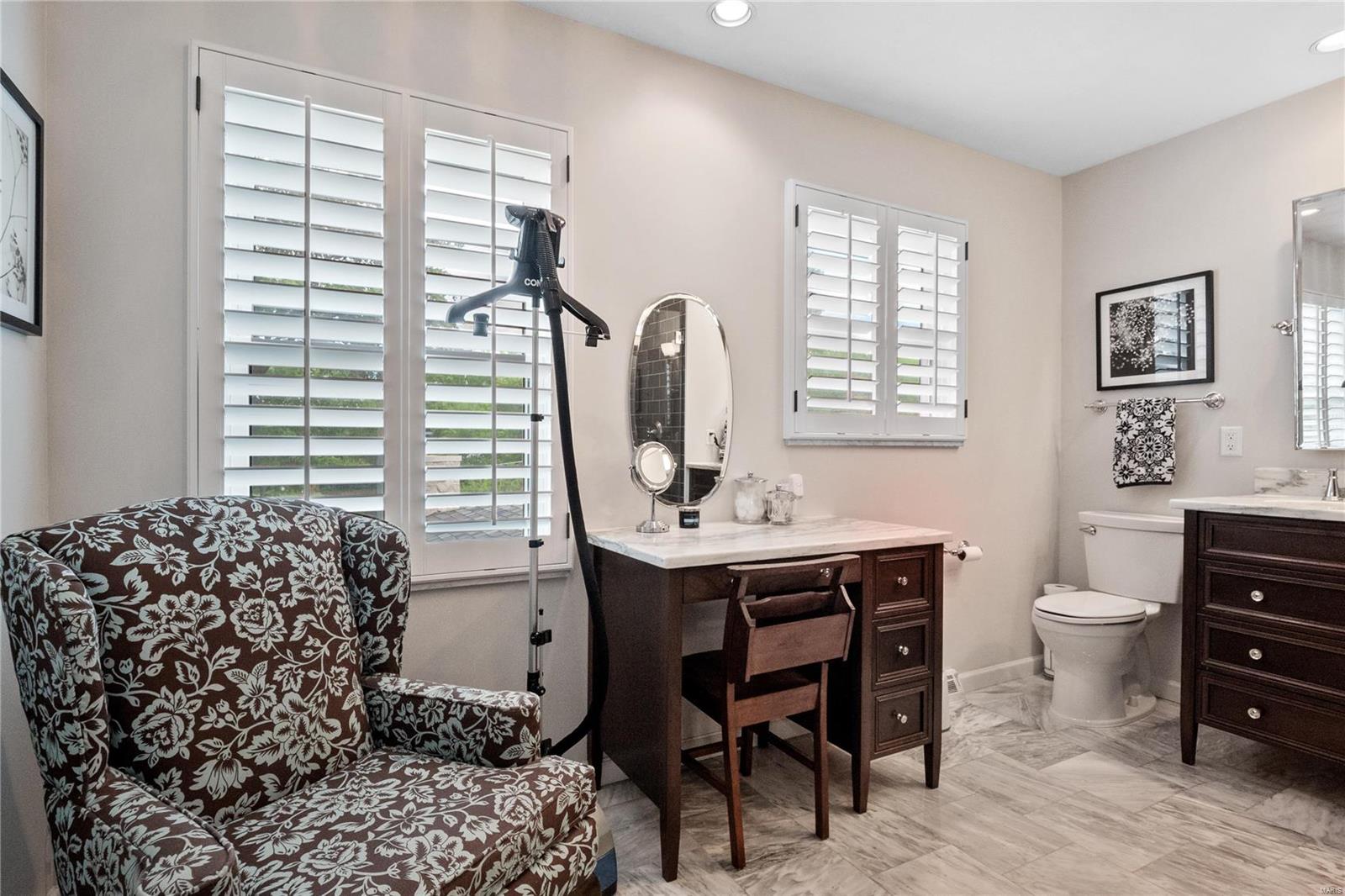 Berkley Manor 8 - Residential