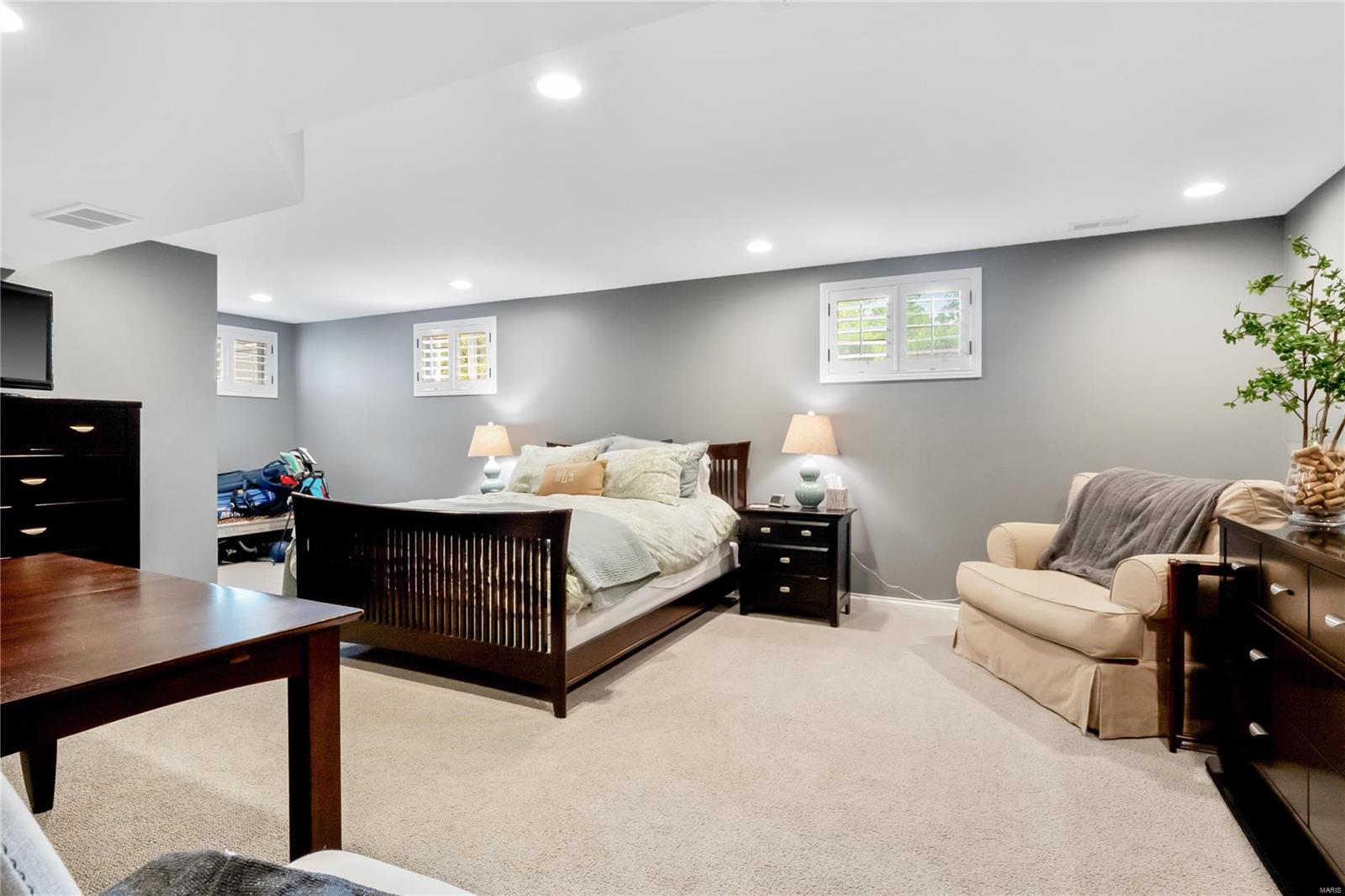 Berkley Manor 8 - Residential