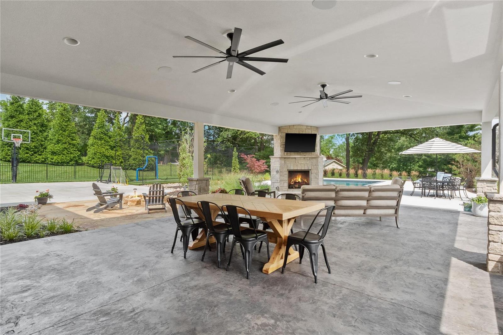 Berkley Manor 8 - Residential