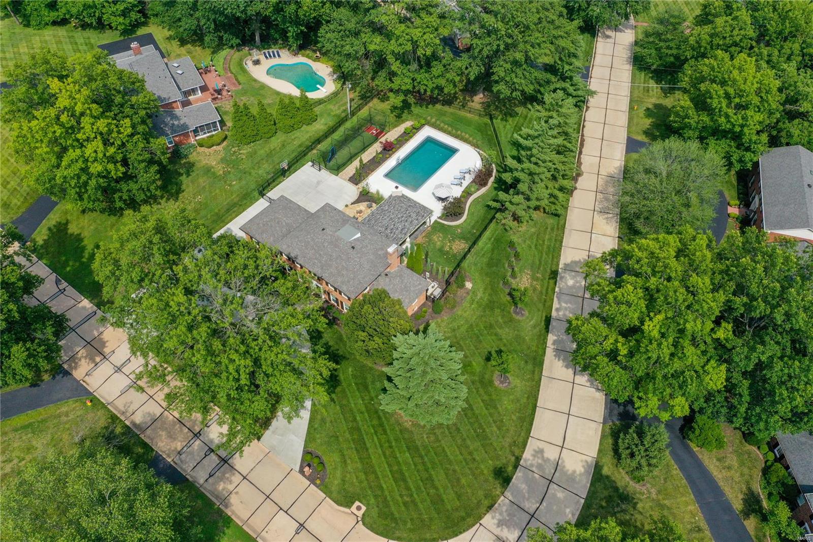 Berkley Manor 8 - Residential