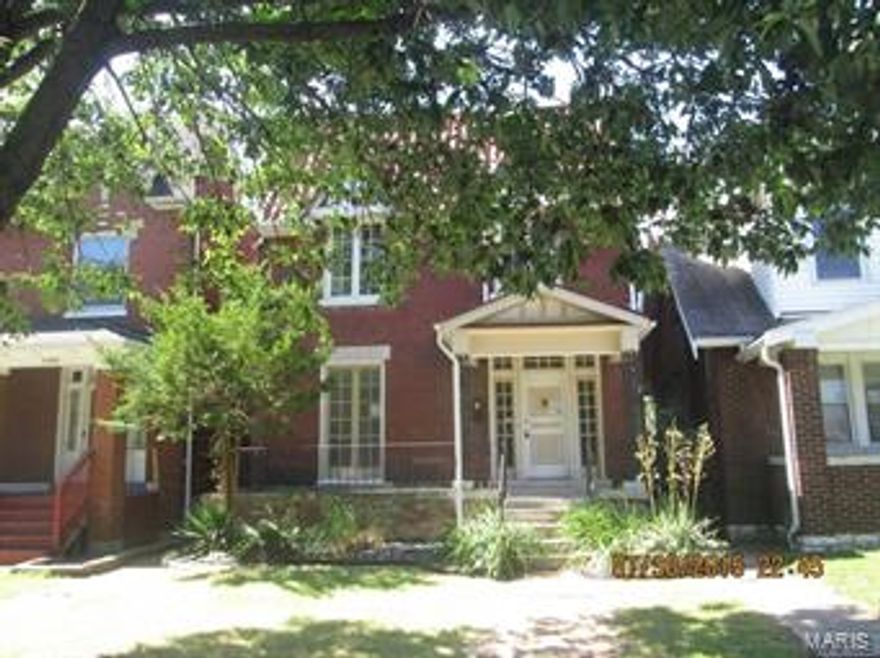 ATTENTION INVESTORS AND BARGAIN HUNTERS!!! BETTER MOVE FAST AS THIS CUTE HOME WILL NOT LAST LONG1!! Come see this 3 bed and 2.5 bath home, what a terrific find at a Great Price! This home is LOADED with Potential! Bring your Great Ideas and Call It Yours! SCHEDULE YOUR SHOWING TODAY!!! Seller's Disclosure statement is not available. Special Sale Contract (form #2043) required. Must have a proof of funds prior to seller considering the potential buyer's offer. SpecialListingConditions: Foreclosure