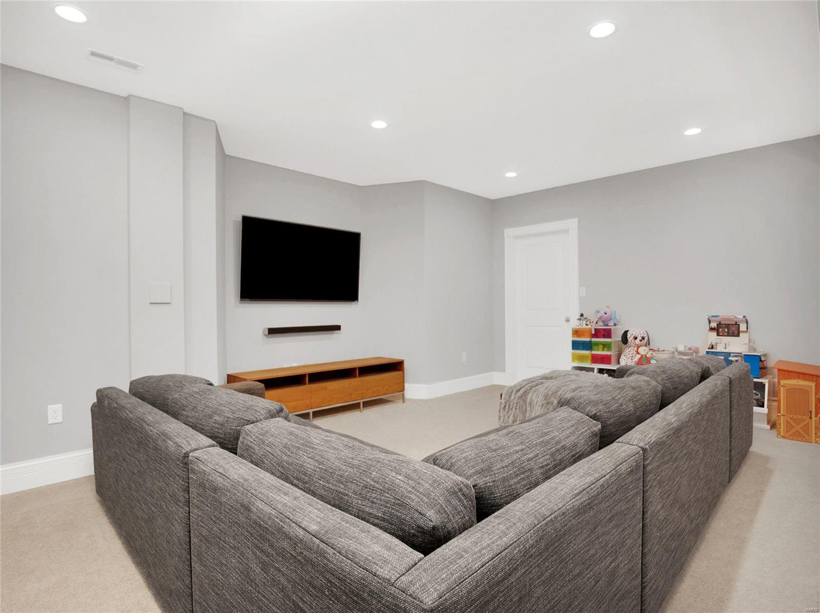 Woodlawn Country Club Grounds - Residential