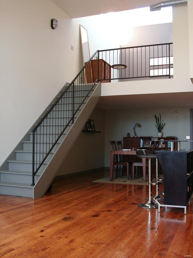 4242 Laclede Avenue 221