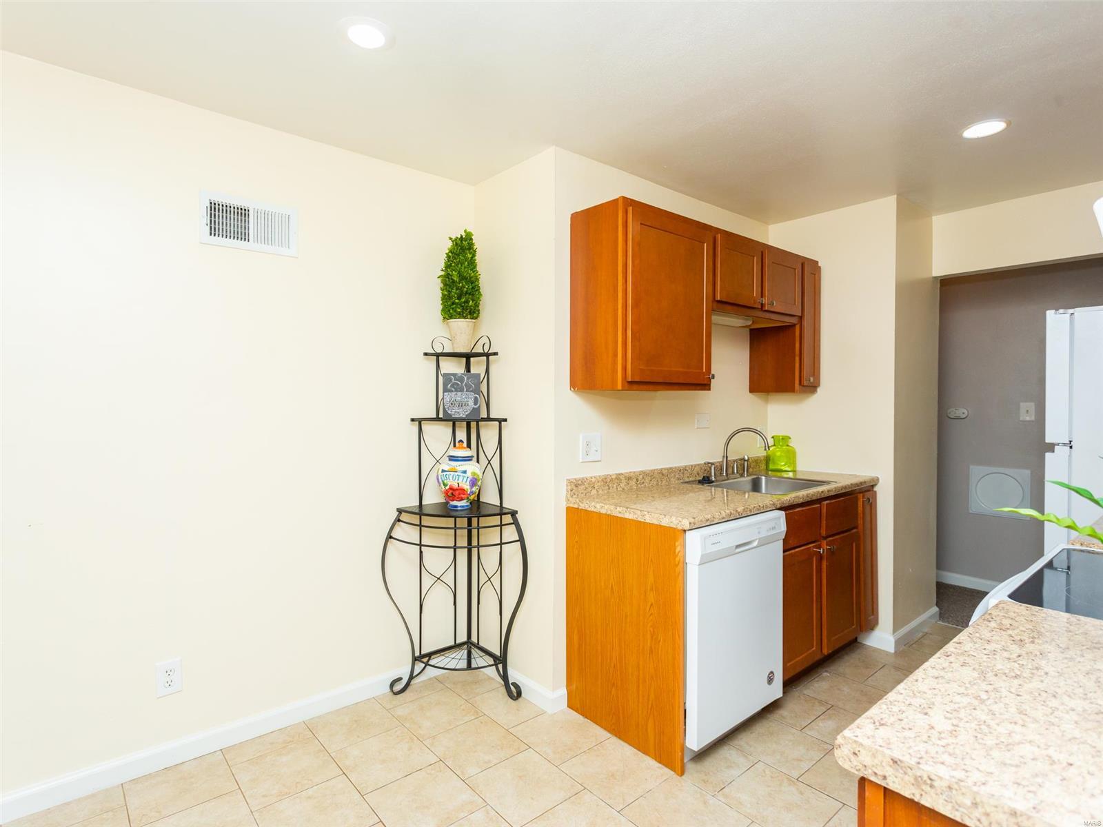 Hathaway Manor 12 - Residential