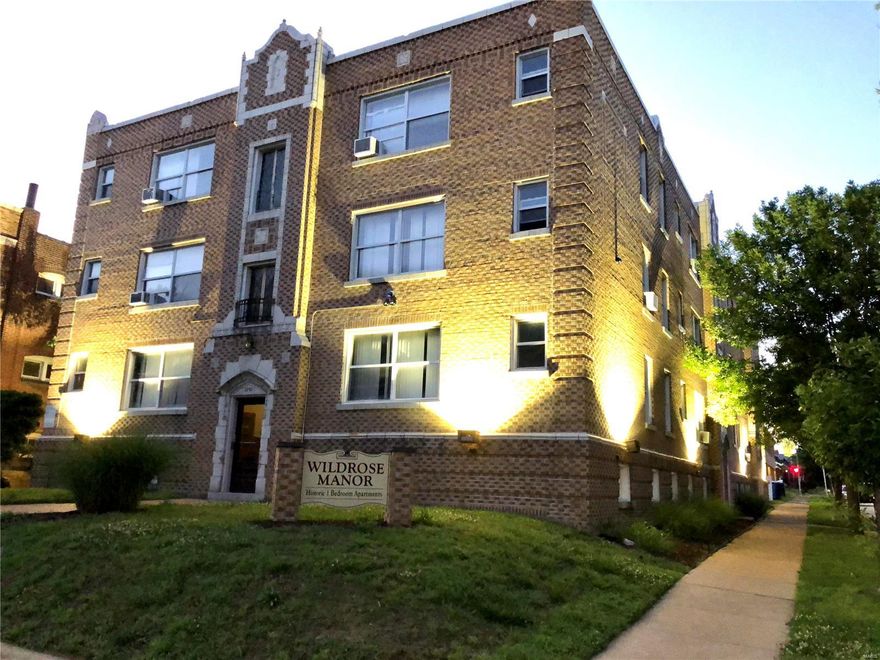 This is a great opportunity for investors!! Turnkey 18 family building! Gross rent roll of $10,065 per month.  Current rents are below market value. Expansive updates have been completed throughout the property.