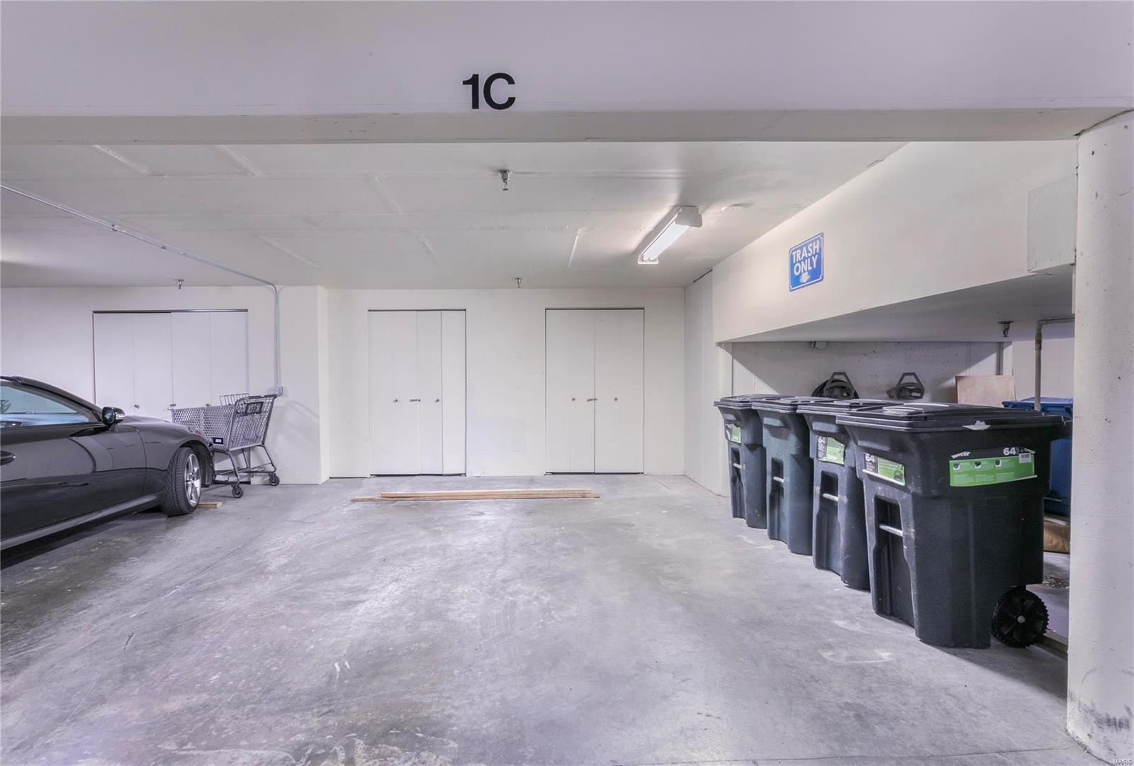 Pershing Place Condo - Residential