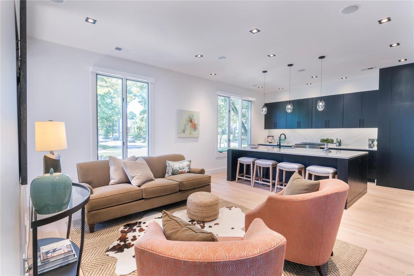 Pershing Place Condo - Residential