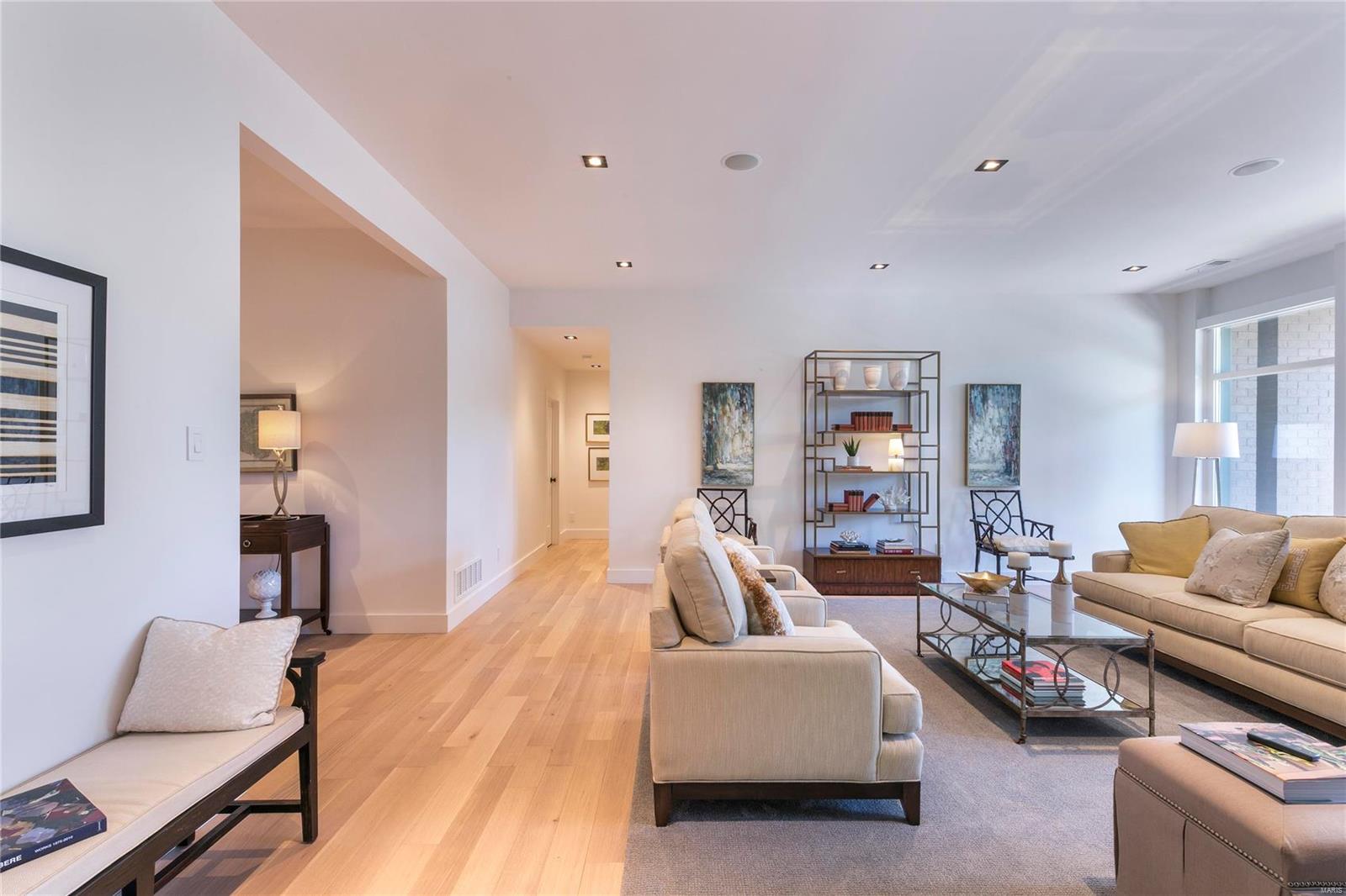 Pershing Place Condo - Residential