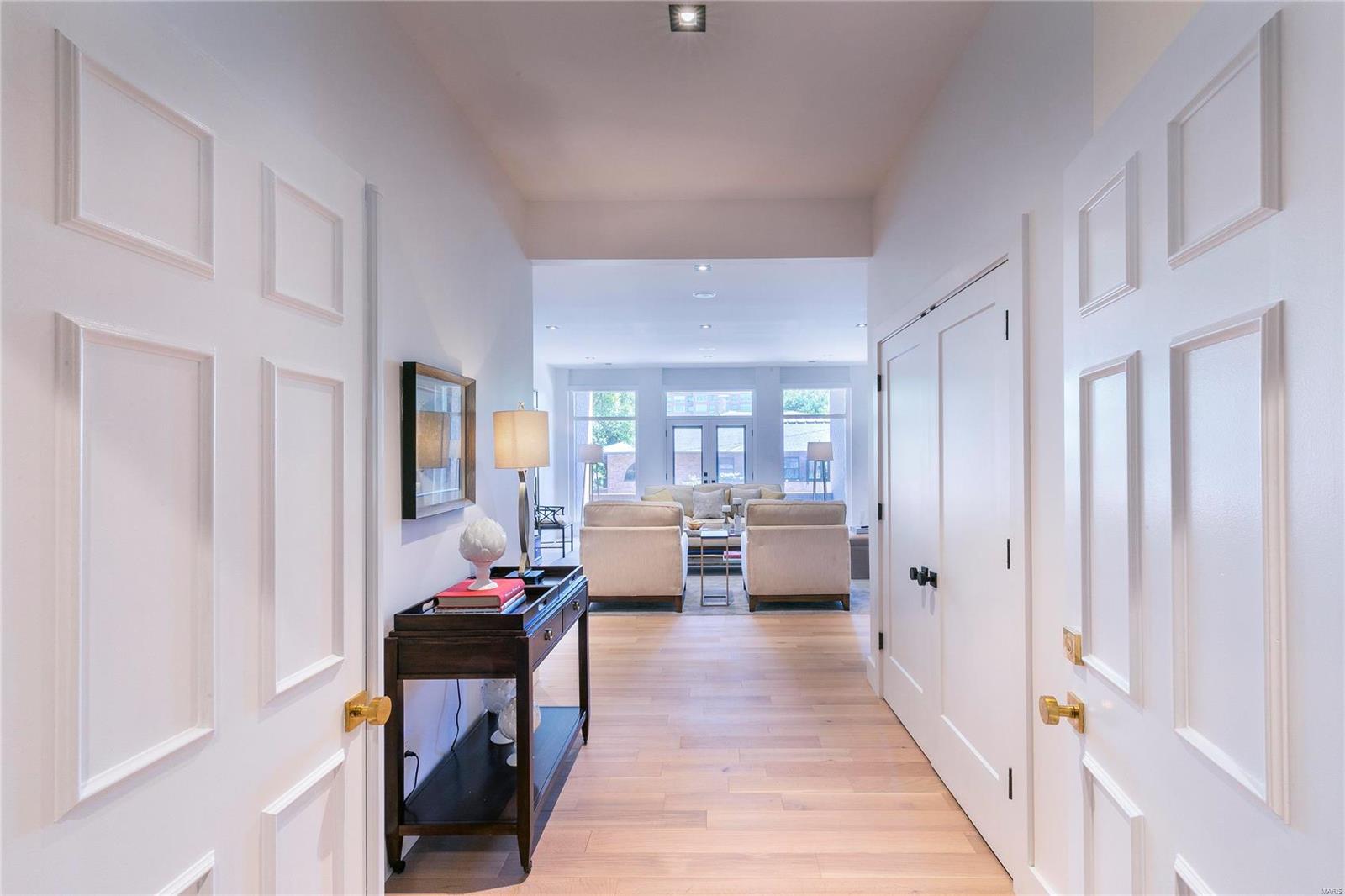 Pershing Place Condo - Residential