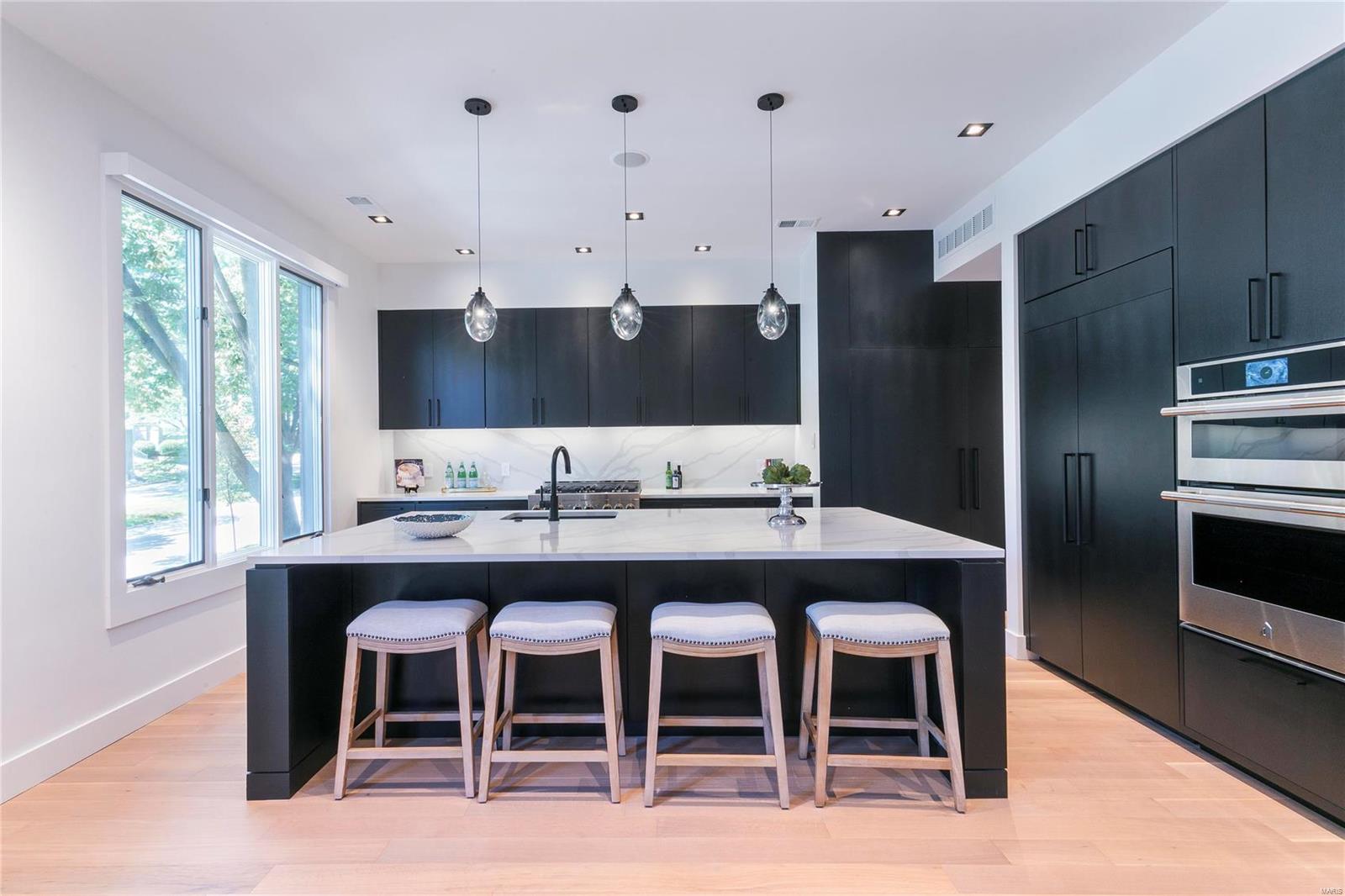 Pershing Place Condo - Residential