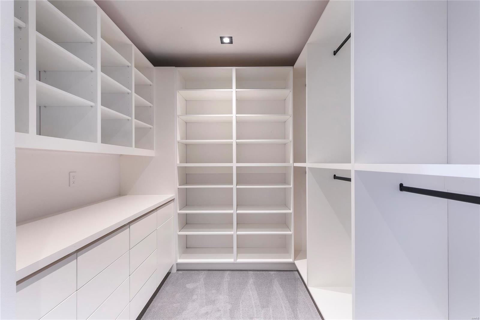 Pershing Place Condo - Residential