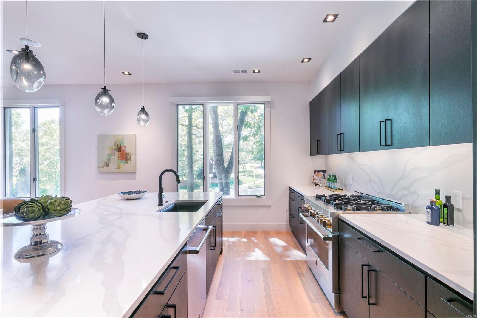 Pershing Place Condo - Residential