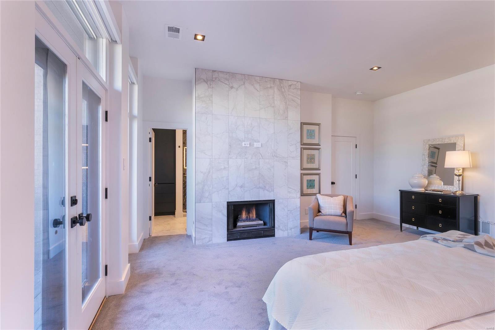 Pershing Place Condo - Residential