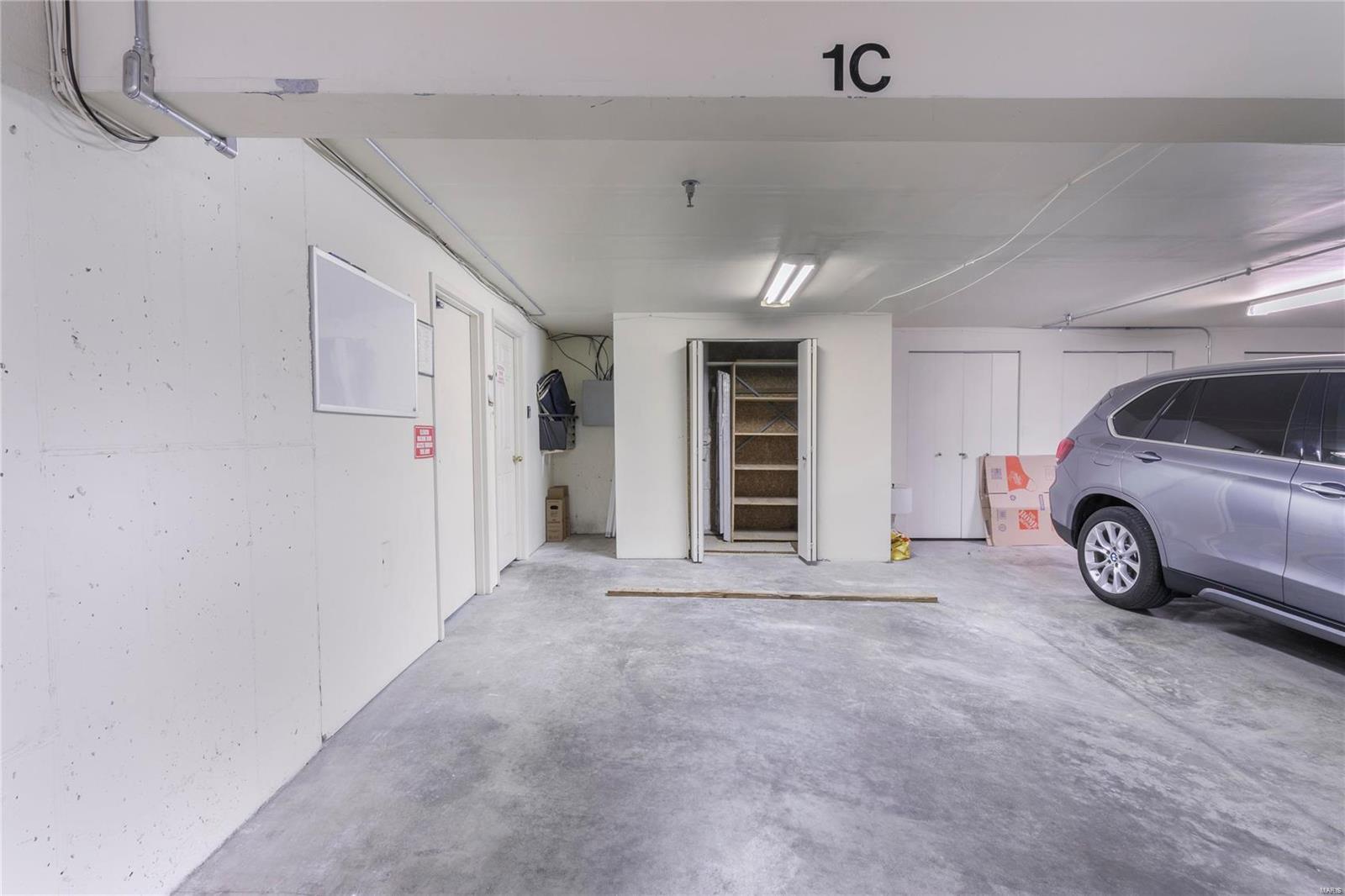 Pershing Place Condo - Residential