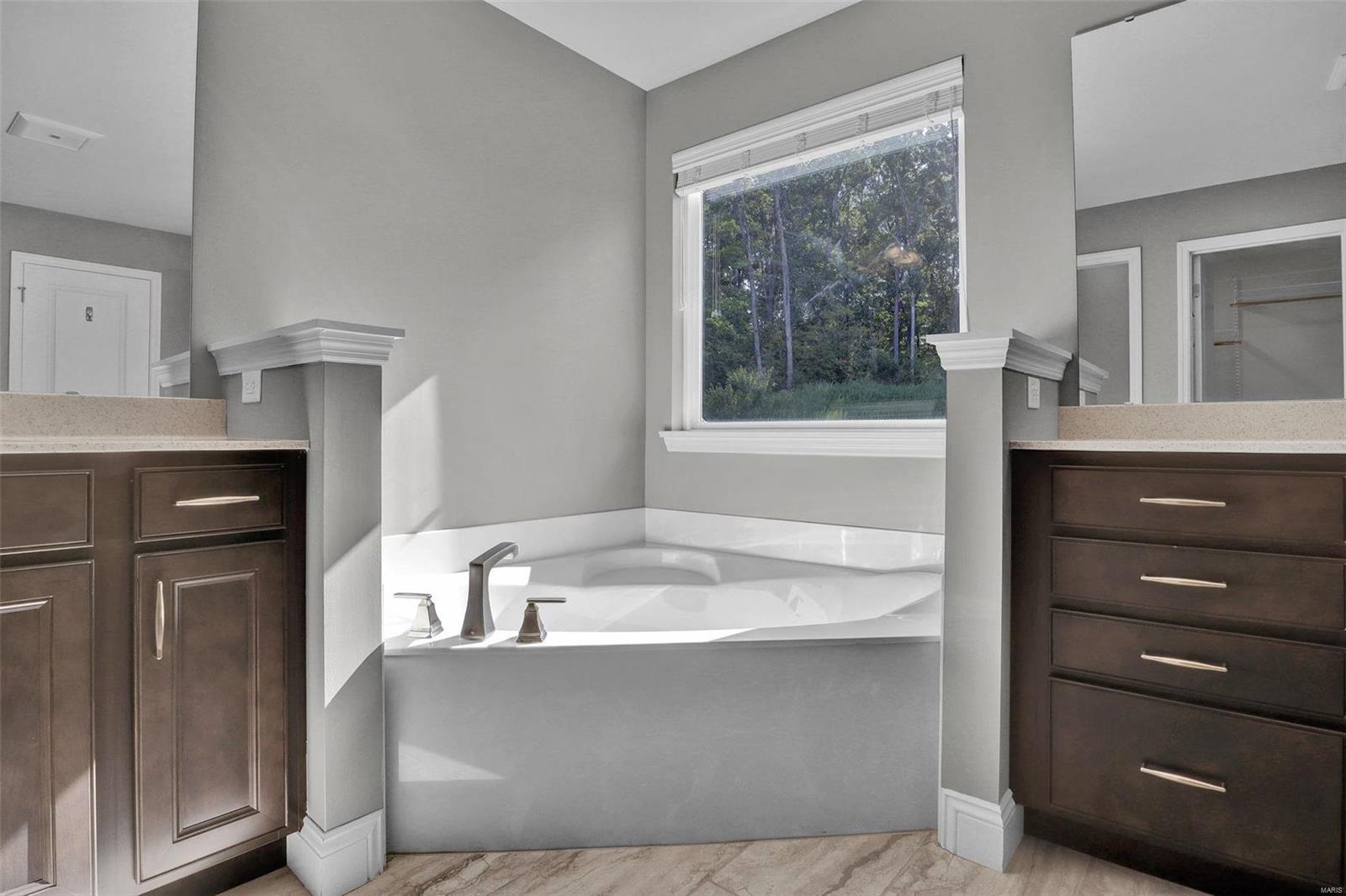 East Hampton Woods - Residential