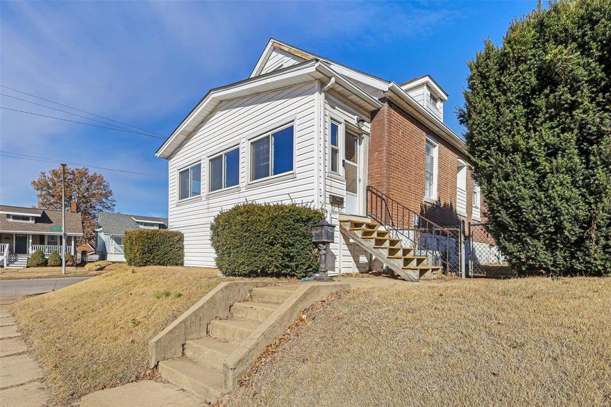 Tons of new updates since the home was last listed!!! Charming home just 1 block from Carondelet Park. Spacious 3 bedroom 2 full bath. The front porch is the perfect place to sit & relax. Large rear fenced in yard leading to the garage. The full walk-out lower level includes space for future finishing & a laundry area with a sink. Oversized 2-car garage. Priced to sell quick!!!
for sale by owner/broker