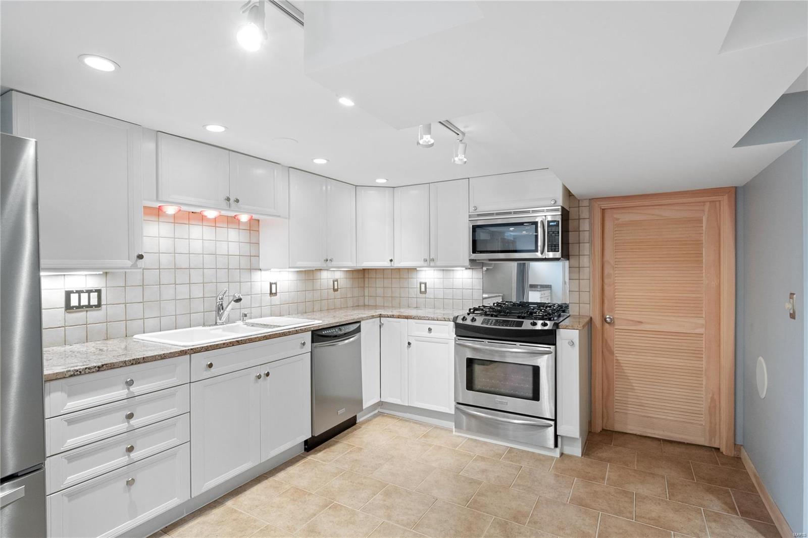 Country Aire 3 - Residential