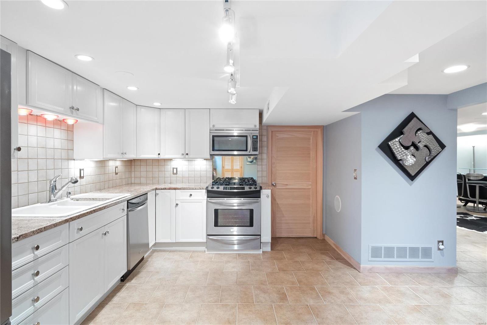 Country Aire 3 - Residential