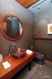 Residence At 800 S Hanley A Condo - Residential